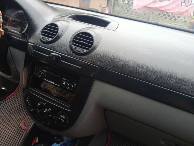 Желтый Шевроле Лачетти, объемом двигателя 1.6 л и пробегом 215 тыс. км за 4200 $, фото 2 на Automoto.ua