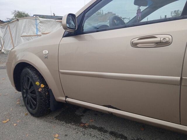 Желтый Шевроле Лачетти, объемом двигателя 1.6 л и пробегом 215 тыс. км за 4200 $, фото 7 на Automoto.ua