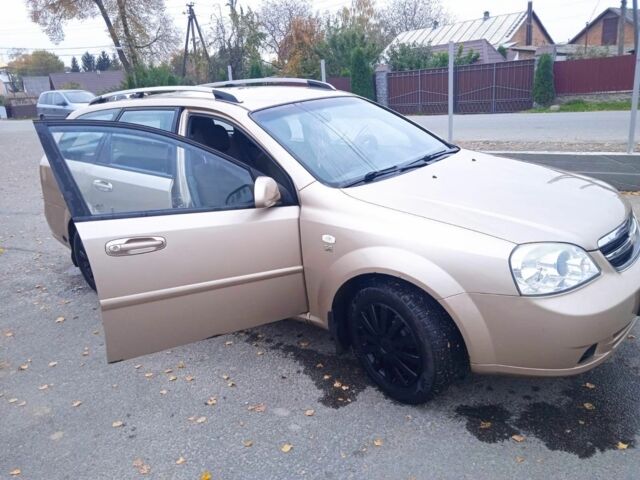 Желтый Шевроле Лачетти, объемом двигателя 1.6 л и пробегом 215 тыс. км за 4200 $, фото 6 на Automoto.ua