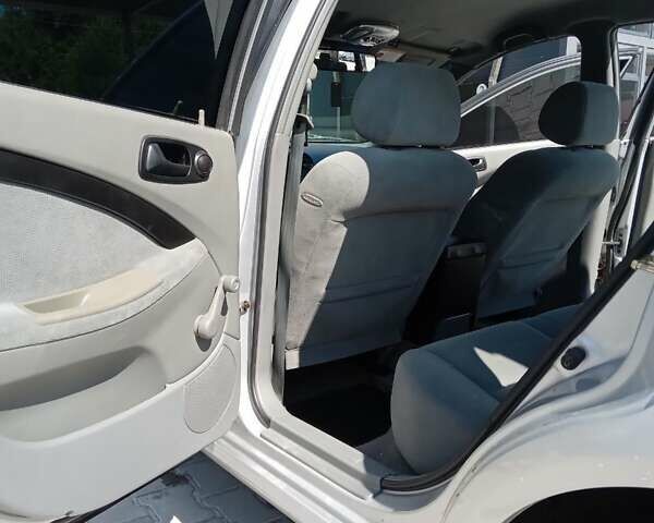 Серый Шевроле Лачетти, объемом двигателя 1.4 л и пробегом 200 тыс. км за 3650 $, фото 1 на Automoto.ua