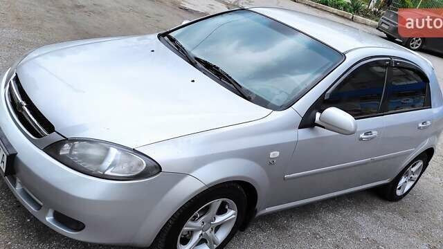 Серый Шевроле Лачетти, объемом двигателя 1.82 л и пробегом 187 тыс. км за 5000 $, фото 1 на Automoto.ua