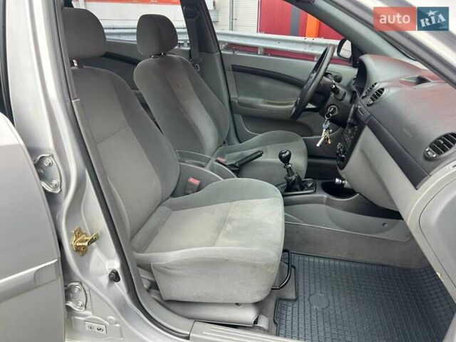 Серый Шевроле Лачетти, объемом двигателя 1.6 л и пробегом 144 тыс. км за 5290 $, фото 8 на Automoto.ua