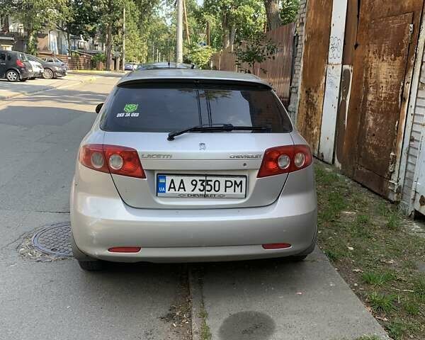 Серый Шевроле Лачетти, объемом двигателя 1.6 л и пробегом 270 тыс. км за 2500 $, фото 2 на Automoto.ua