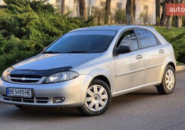Серый Шевроле Лачетти, объемом двигателя 1.6 л и пробегом 217 тыс. км за 3950 $, фото 3 на Automoto.ua