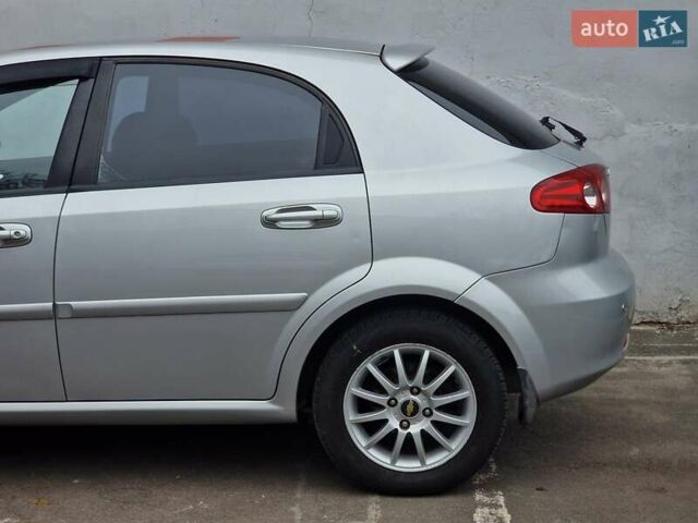 Сірий Шевроле Лачетті, об'ємом двигуна 1.8 л та пробігом 176 тис. км за 4790 $, фото 22 на Automoto.ua