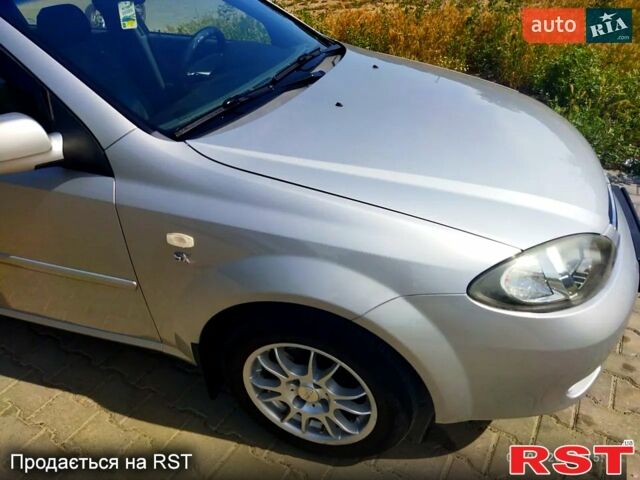 Серый Шевроле Лачетти, объемом двигателя 1.6 л и пробегом 82 тыс. км за 5100 $, фото 2 на Automoto.ua