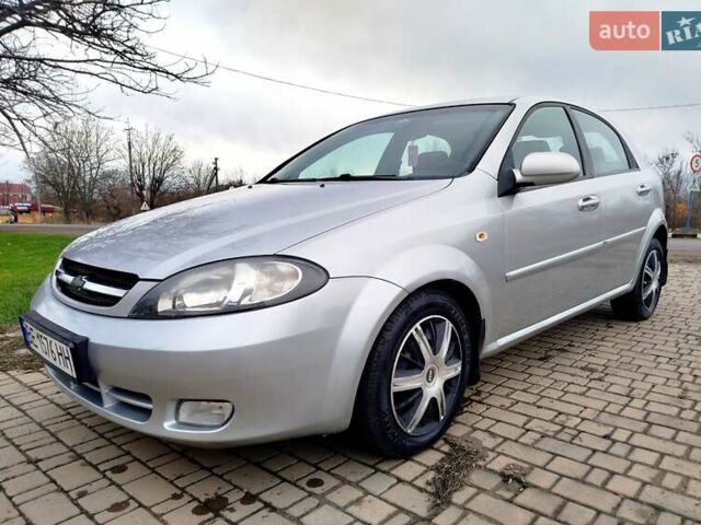 Серый Шевроле Лачетти, объемом двигателя 1.6 л и пробегом 259 тыс. км за 3900 $, фото 4 на Automoto.ua