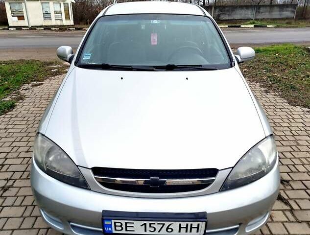 Серый Шевроле Лачетти, объемом двигателя 1.6 л и пробегом 259 тыс. км за 3900 $, фото 3 на Automoto.ua