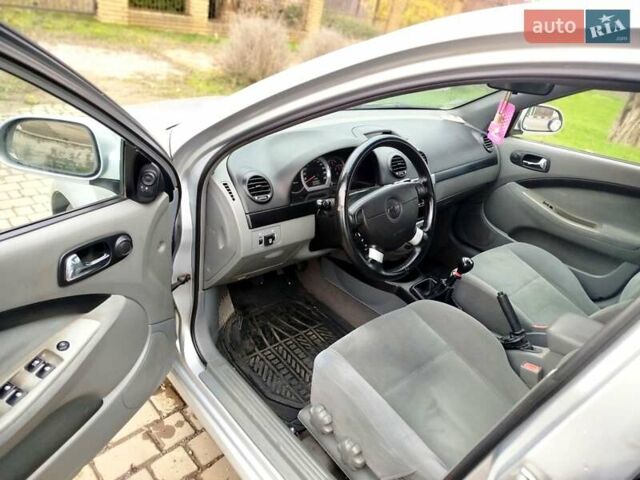 Серый Шевроле Лачетти, объемом двигателя 1.6 л и пробегом 259 тыс. км за 3900 $, фото 16 на Automoto.ua