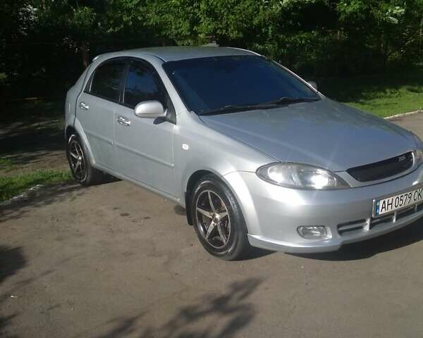 Серый Шевроле Лачетти, объемом двигателя 1.8 л и пробегом 200 тыс. км за 4500 $, фото 3 на Automoto.ua