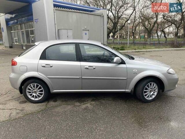 Сірий Шевроле Лачетті, об'ємом двигуна 1.8 л та пробігом 145 тис. км за 5800 $, фото 6 на Automoto.ua