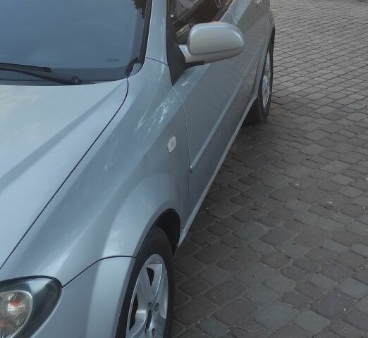 Серый Шевроле Лачетти, объемом двигателя 1.8 л и пробегом 287 тыс. км за 3200 $, фото 2 на Automoto.ua