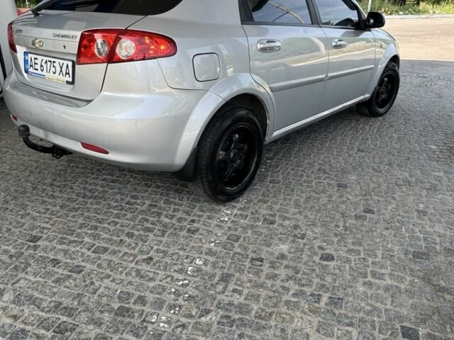 Серый Шевроле Лачетти, объемом двигателя 1.6 л и пробегом 290 тыс. км за 3800 $, фото 3 на Automoto.ua