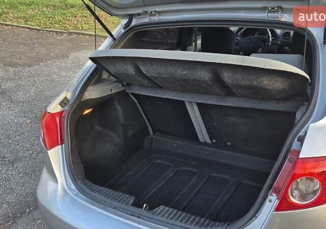 Серый Шевроле Лачетти, объемом двигателя 1.6 л и пробегом 217 тыс. км за 3950 $, фото 21 на Automoto.ua