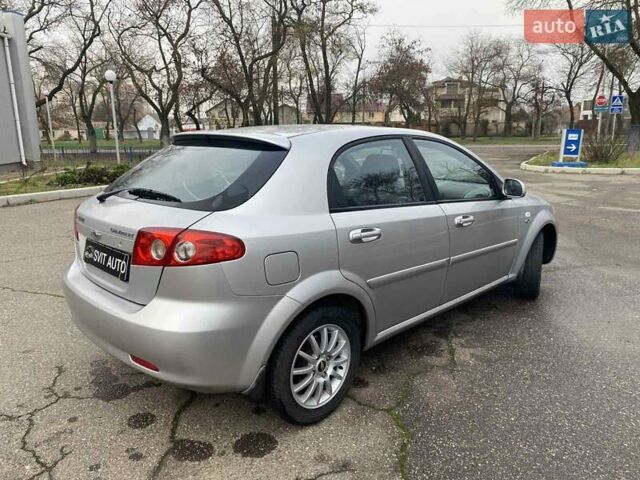 Сірий Шевроле Лачетті, об'ємом двигуна 1.8 л та пробігом 145 тис. км за 5800 $, фото 8 на Automoto.ua