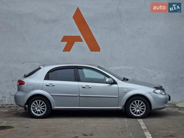 Сірий Шевроле Лачетті, об'ємом двигуна 1.8 л та пробігом 176 тис. км за 4790 $, фото 18 на Automoto.ua