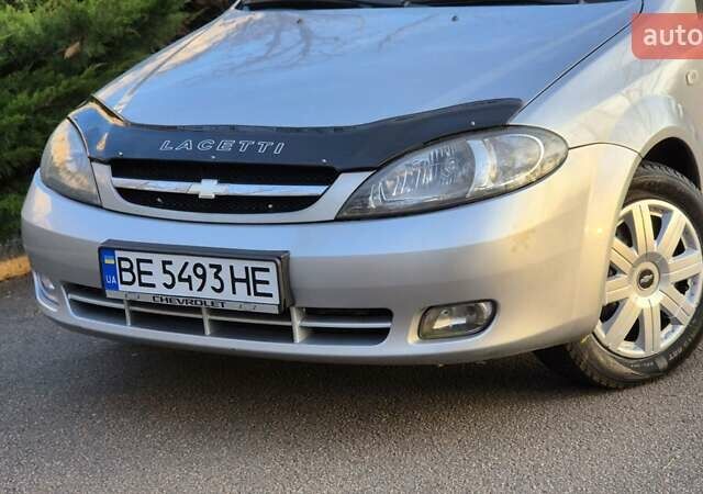 Серый Шевроле Лачетти, объемом двигателя 1.6 л и пробегом 217 тыс. км за 3950 $, фото 2 на Automoto.ua
