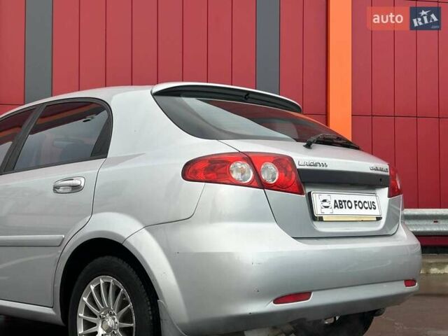 Серый Шевроле Лачетти, объемом двигателя 1.6 л и пробегом 144 тыс. км за 5290 $, фото 5 на Automoto.ua
