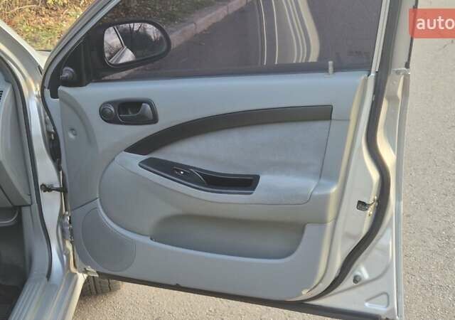 Серый Шевроле Лачетти, объемом двигателя 1.6 л и пробегом 217 тыс. км за 3950 $, фото 19 на Automoto.ua