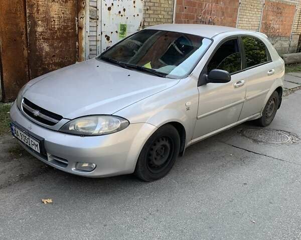 Серый Шевроле Лачетти, объемом двигателя 1.6 л и пробегом 270 тыс. км за 2500 $, фото 1 на Automoto.ua