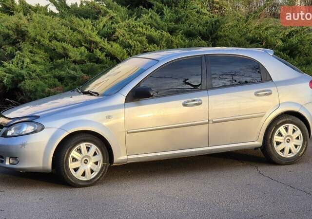 Серый Шевроле Лачетти, объемом двигателя 1.6 л и пробегом 217 тыс. км за 3950 $, фото 9 на Automoto.ua