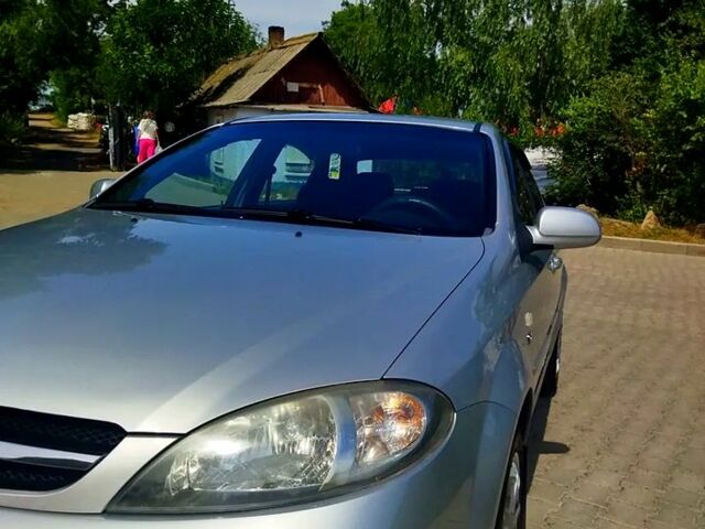 Серый Шевроле Лачетти, объемом двигателя 1.6 л и пробегом 82 тыс. км за 5100 $, фото 1 на Automoto.ua