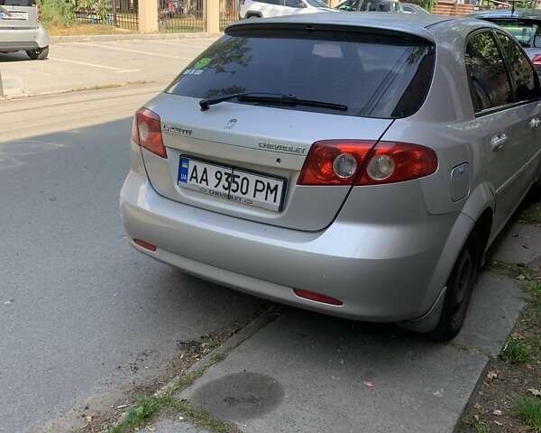 Серый Шевроле Лачетти, объемом двигателя 1.6 л и пробегом 270 тыс. км за 2500 $, фото 3 на Automoto.ua