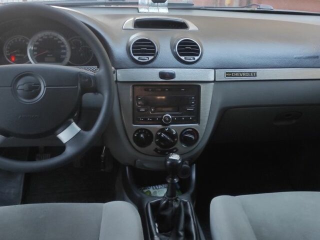 Серый Шевроле Лачетти, объемом двигателя 1.8 л и пробегом 287 тыс. км за 3200 $, фото 5 на Automoto.ua