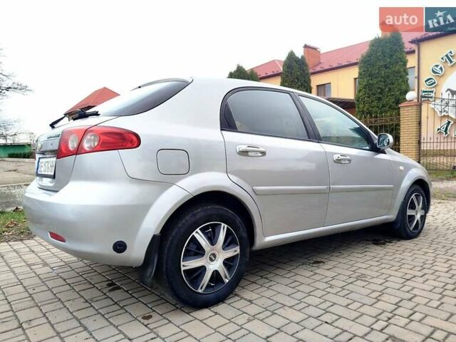 Серый Шевроле Лачетти, объемом двигателя 1.6 л и пробегом 259 тыс. км за 3900 $, фото 9 на Automoto.ua