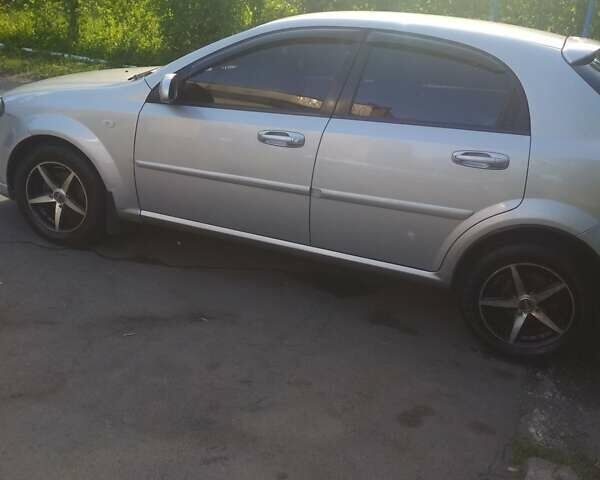 Серый Шевроле Лачетти, объемом двигателя 1.8 л и пробегом 200 тыс. км за 4500 $, фото 1 на Automoto.ua