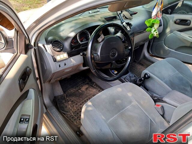 Серый Шевроле Лачетти, объемом двигателя 1.6 л и пробегом 280 тыс. км за 3300 $, фото 2 на Automoto.ua