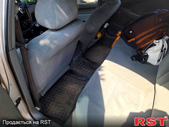 Серый Шевроле Лачетти, объемом двигателя 1.6 л и пробегом 280 тыс. км за 3300 $, фото 5 на Automoto.ua