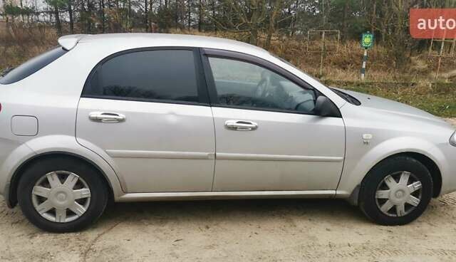 Серый Шевроле Лачетти, объемом двигателя 1.6 л и пробегом 278 тыс. км за 3800 $, фото 2 на Automoto.ua