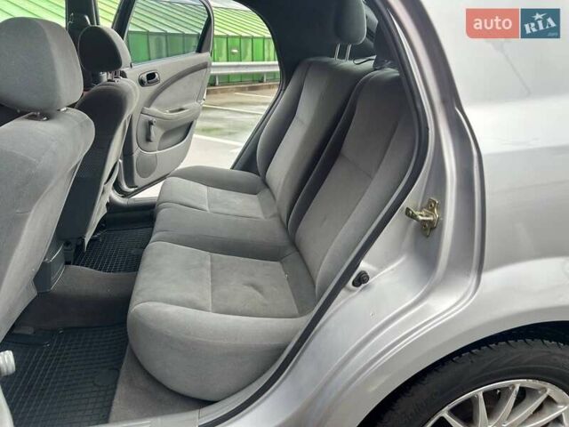 Серый Шевроле Лачетти, объемом двигателя 1.6 л и пробегом 144 тыс. км за 5290 $, фото 9 на Automoto.ua