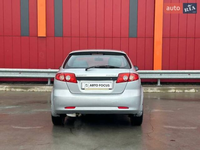 Серый Шевроле Лачетти, объемом двигателя 1.6 л и пробегом 144 тыс. км за 5290 $, фото 6 на Automoto.ua
