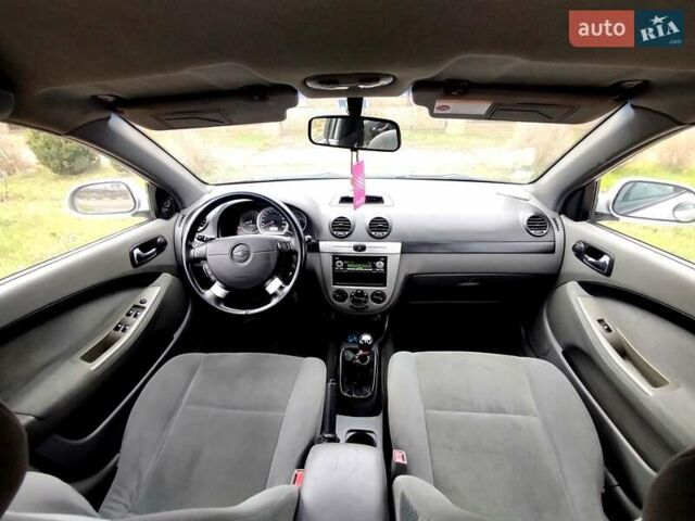 Серый Шевроле Лачетти, объемом двигателя 1.6 л и пробегом 259 тыс. км за 3900 $, фото 19 на Automoto.ua