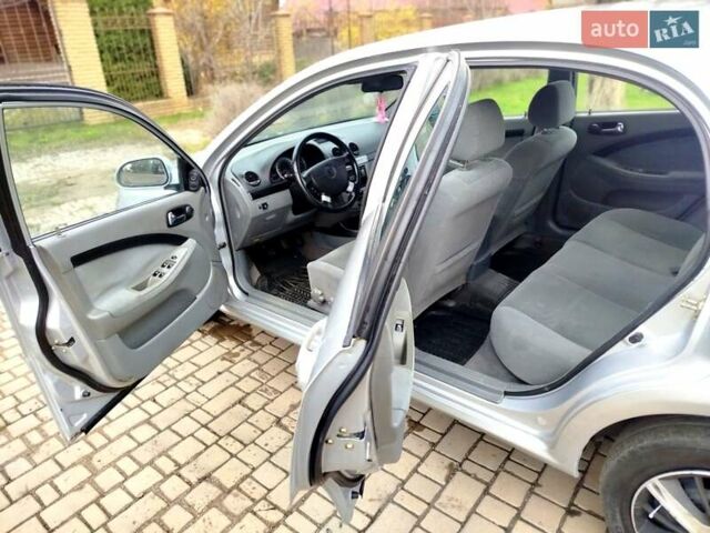 Серый Шевроле Лачетти, объемом двигателя 1.6 л и пробегом 259 тыс. км за 3900 $, фото 15 на Automoto.ua