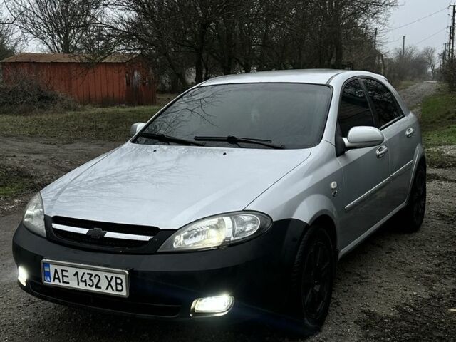 Серый Шевроле Лачетти, объемом двигателя 1.8 л и пробегом 250 тыс. км за 4600 $, фото 1 на Automoto.ua