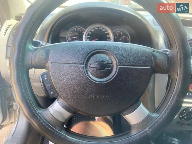 Серый Шевроле Лачетти, объемом двигателя 1.4 л и пробегом 314 тыс. км за 3700 $, фото 11 на Automoto.ua