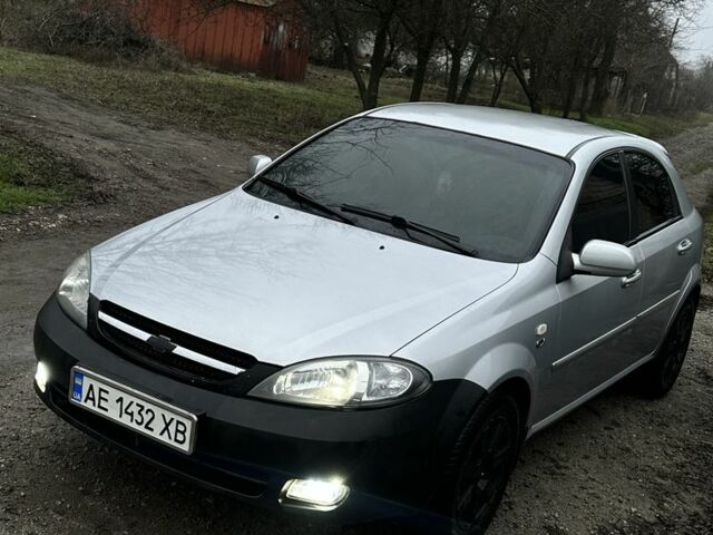 Серый Шевроле Лачетти, объемом двигателя 1.8 л и пробегом 250 тыс. км за 4600 $, фото 5 на Automoto.ua
