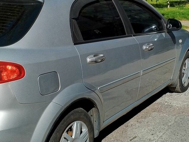 Сірий Шевроле Лачетті, об'ємом двигуна 1.6 л та пробігом 200 тис. км за 3500 $, фото 3 на Automoto.ua