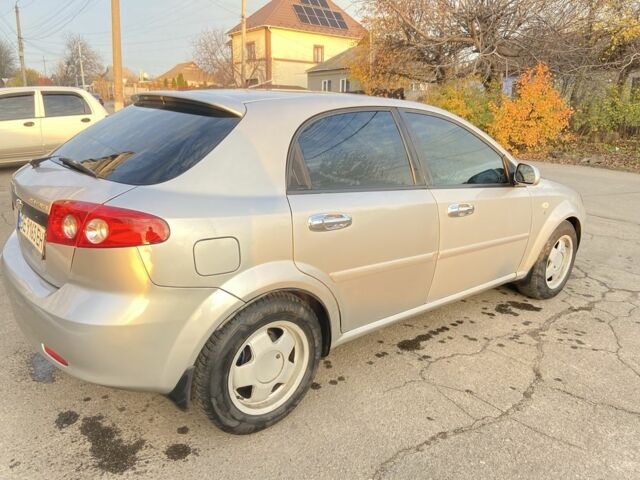 Серый Шевроле Лачетти, объемом двигателя 1.6 л и пробегом 344 тыс. км за 3800 $, фото 2 на Automoto.ua