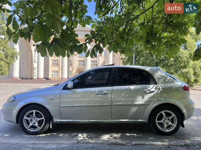 Сірий Шевроле Лачетті, об'ємом двигуна 1.6 л та пробігом 225 тис. км за 4700 $, фото 4 на Automoto.ua