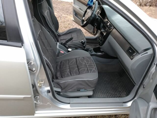 Серый Шевроле Лачетти, объемом двигателя 1.6 л и пробегом 2 тыс. км за 1900 $, фото 3 на Automoto.ua