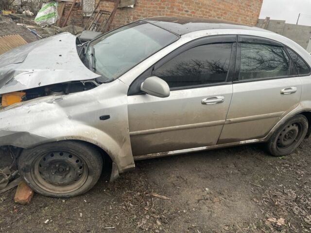 Серый Шевроле Лачетти, объемом двигателя 1.8 л и пробегом 160 тыс. км за 2000 $, фото 2 на Automoto.ua