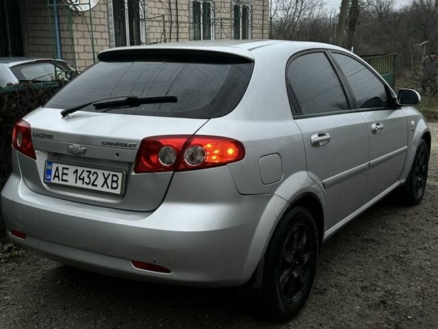 Серый Шевроле Лачетти, объемом двигателя 1.8 л и пробегом 250 тыс. км за 4600 $, фото 2 на Automoto.ua