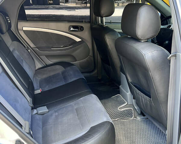 Сірий Шевроле Лачетті, об'ємом двигуна 1.6 л та пробігом 225 тис. км за 4700 $, фото 3 на Automoto.ua