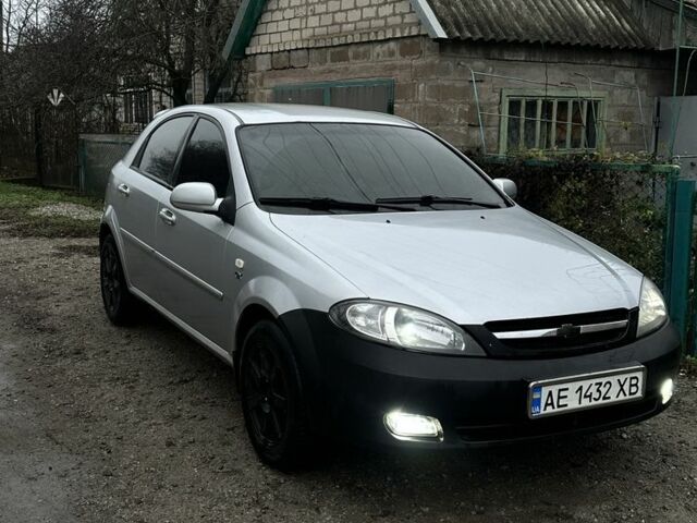 Серый Шевроле Лачетти, объемом двигателя 1.8 л и пробегом 250 тыс. км за 4600 $, фото 3 на Automoto.ua