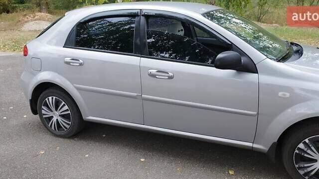 Серый Шевроле Лачетти, объемом двигателя 1.6 л и пробегом 250 тыс. км за 4200 $, фото 6 на Automoto.ua
