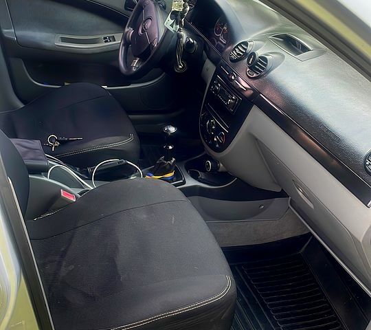 Сірий Шевроле Лачетті, об'ємом двигуна 1.6 л та пробігом 290 тис. км за 3700 $, фото 4 на Automoto.ua